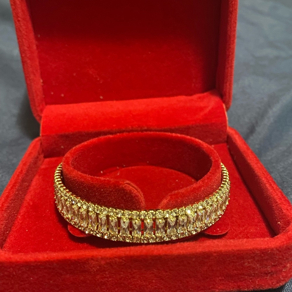 Diamond bangle bracelet